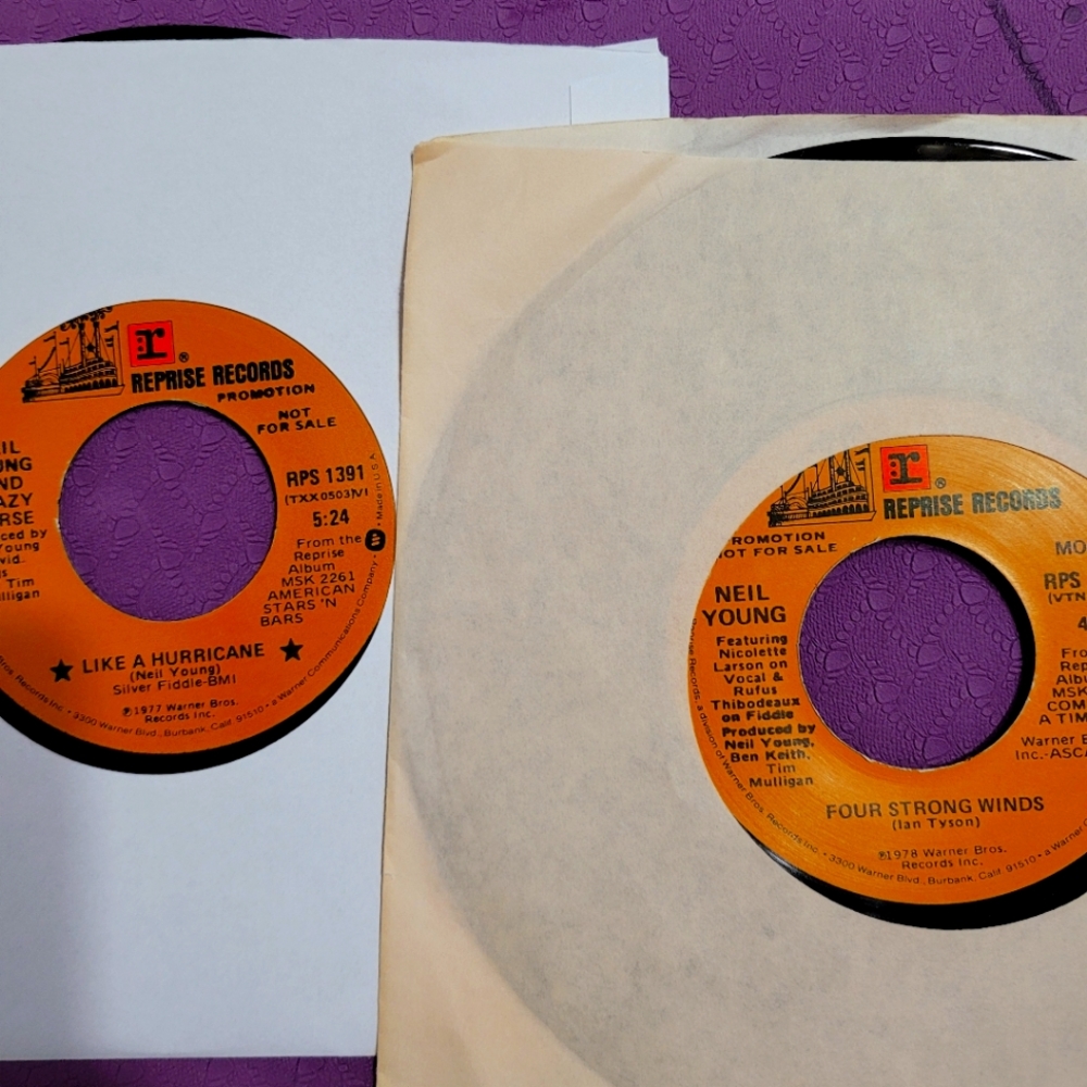 Lot of 2 Neil Young 45 rpms ; GOOD condition, BOTH ARE RARE PROMOTIONAL COPIES!